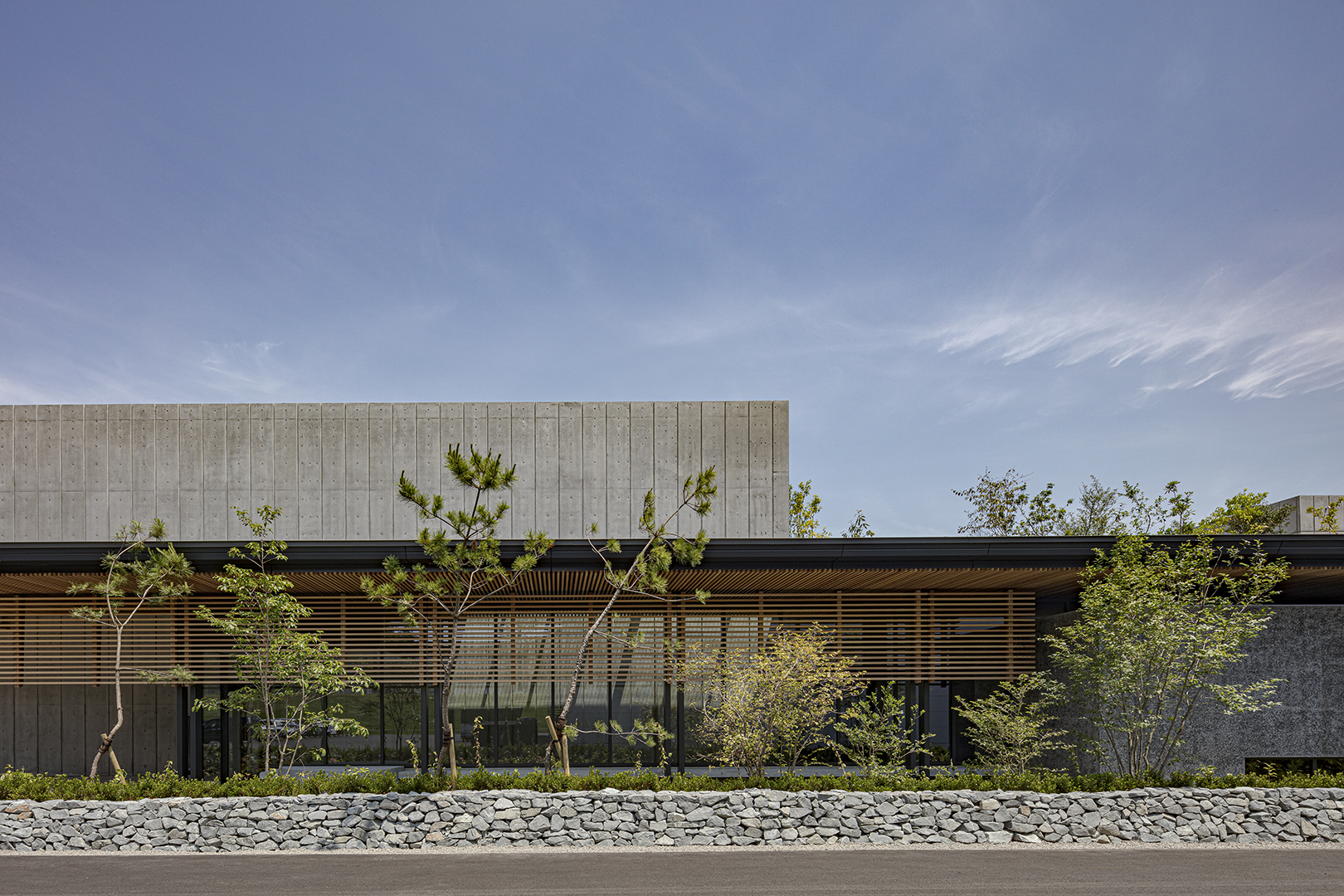 JSTグループ 島根電機新棟 JST ODA FACTORY - 安藤建築設計室｜島根の